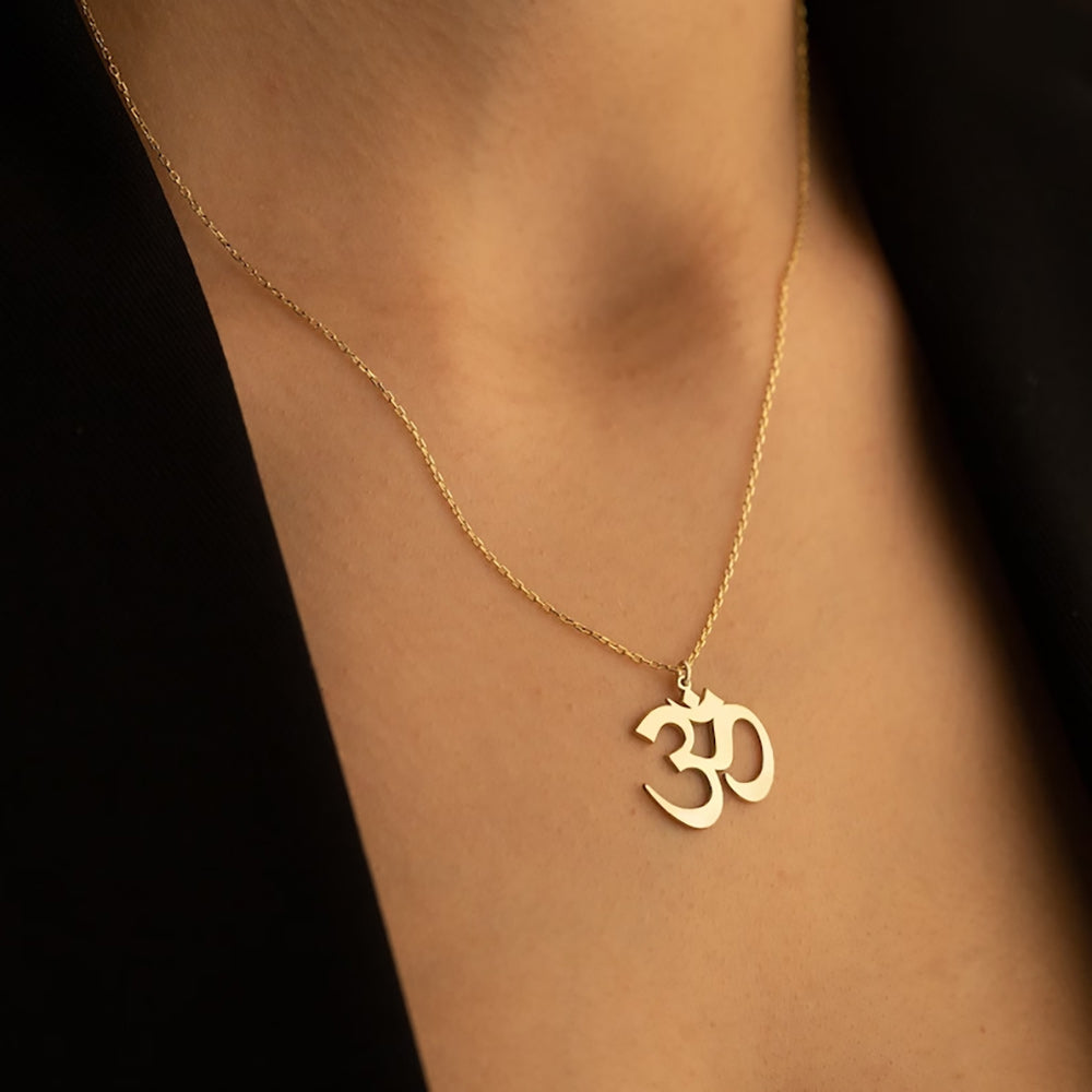 Collier chaine symbole Hindou "Om"