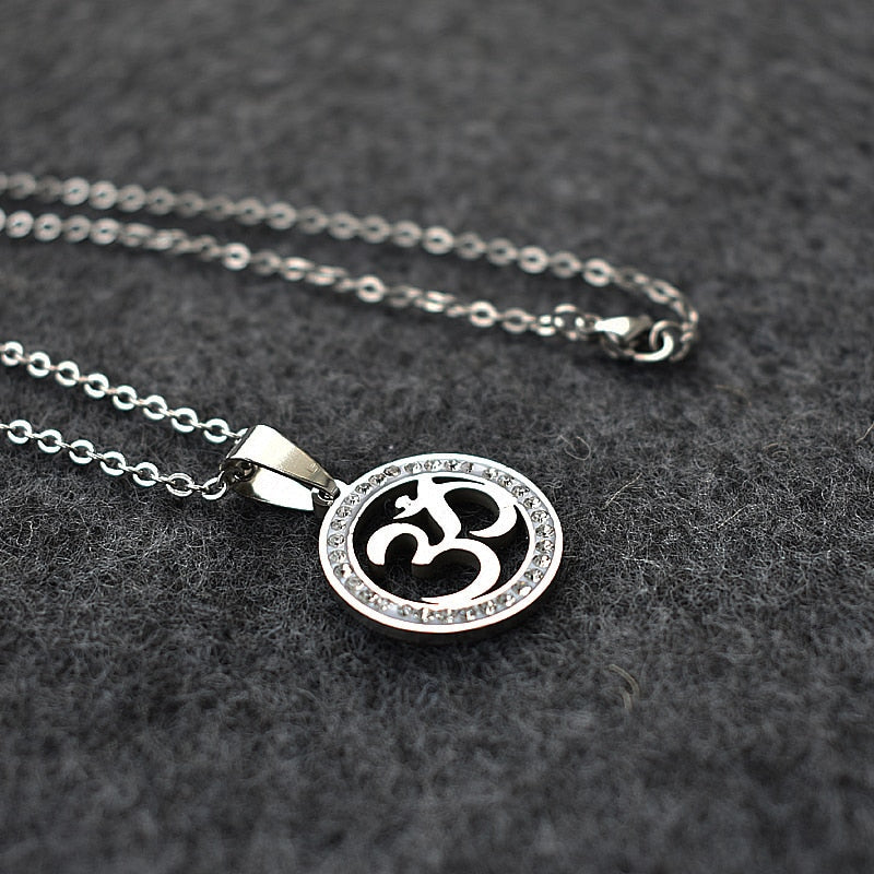 Chaine pendentif symbole Hindou "Om"