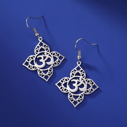 Boucle d'oreilles pendantes Fleur de Lotus symbole Hindou "Om", couleur Argent